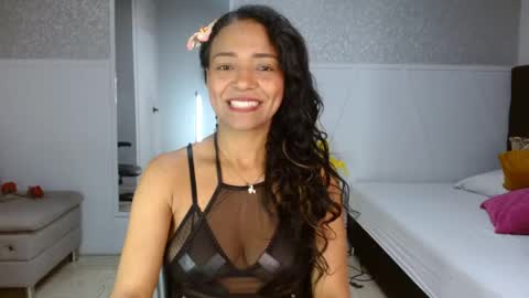 Snapshot of selene_bubble chatting on 04.24.26 Selene online show from 04.24.26