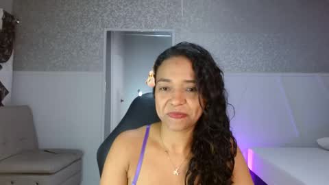 Snapshot of selene_bubble chatting on 04.29.26 Selene online show from 04.29.26