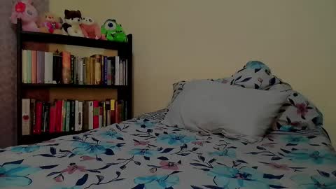Snapshot of selene_hebe chatting on 04.25.26 selene_hebe online show from 04.25.26
