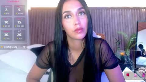 Snapshot of selene_vega_ chatting on 10.16.25 INDEPENDENT model Instagram selenevega08 online show from 10.16.25