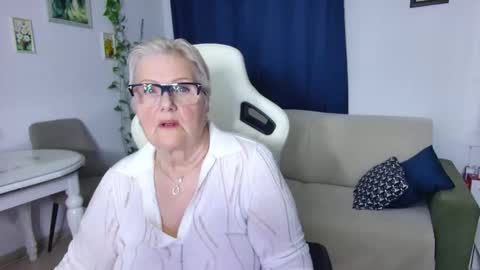 Snapshot of selenna57 chatting on 04.09.26 Selenna online show from 04.09.26