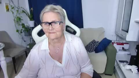Snapshot of selenna57 chatting on 04.15.26 Selenna online show from 04.15.26