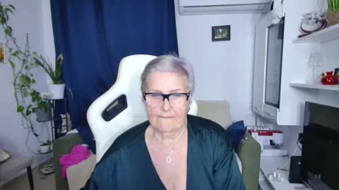 Snapshot of selenna57 chatting on 04.18.26 Selenna online show from 04.18.26