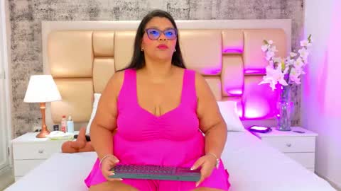 Snapshot of selennacooper chatting on 11.27.25 Selenna Cooper online show from 11.27.25