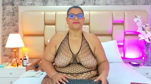 Snapshot of selennacooper chatting on 01.06.26 Selenna Cooper online show from 01.06.26