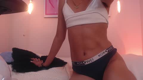 Snapshot of seleny_fitness chatting on 01.27.25 Mayte online show from 01.27.25