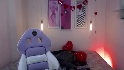Snapshot of seleny_fitness chatting on 02.16.25 Mayte online show from 02.16.25