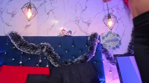 Snapshot of seleny_fitness1 chatting on 12.22.25 seleny_fitness1 online show from 12.22.25