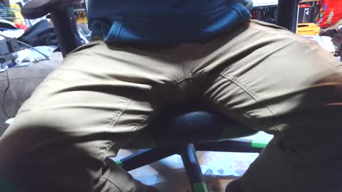 Snapshot of selfpound chatting on 04.19.26 selfpound online show from 04.19.26