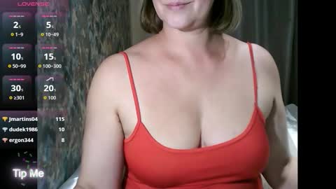 Snapshot of send_me chatting on 09.25.25 send me online show from 09.25.25
