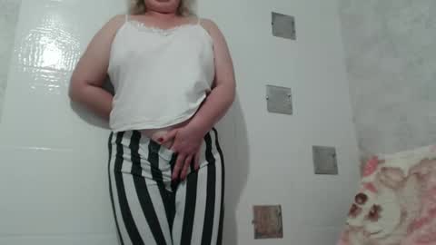 Snapshot of seniorita333 chatting on 01.30.25 Lenna online show from 01.30.25