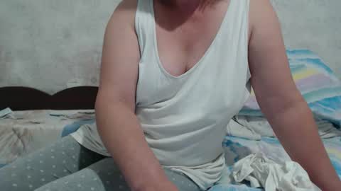 Snapshot of seniorita333 chatting on 10.06.25 Lenna online show from 10.06.25