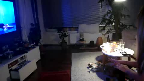 Snapshot of sense_of_art chatting on 02.08.25 MV online show from 02.08.25