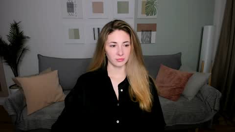 sensitiveheartt online show from 04.11.26