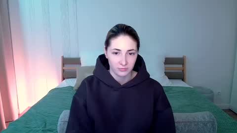 Snapshot of sensitiveheartt chatting on 04.22.26 sensitiveheartt online show from 04.22.26