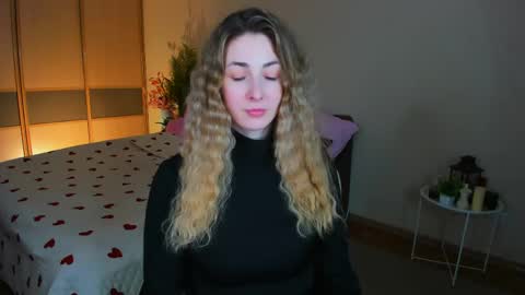 Snapshot of sensitiveheartt chatting on 05.12.26 sensitiveheartt online show from 05.12.26