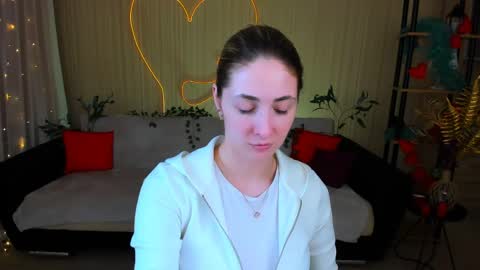 Snapshot of sensitiveheartt chatting on 05.15.26 sensitiveheartt online show from 05.15.26