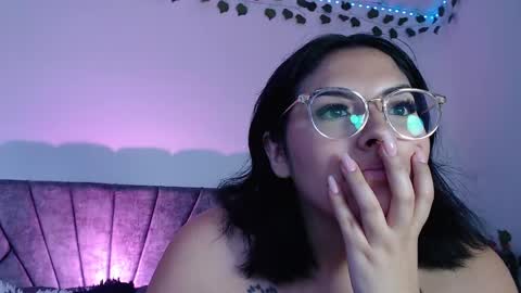 Snapshot of sensual_flame chatting on 02.27.25 Camille and sophie online show from 02.27.25