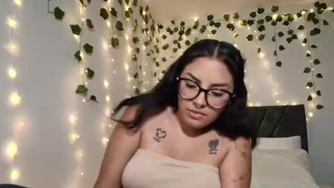 Snapshot of sensual_flame chatting on 03.03.26 Camille and sophie online show from 03.03.26