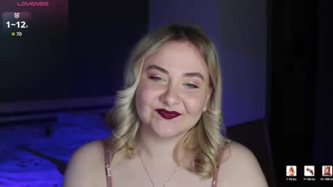 Snapshot of sensual_girrrl chatting on 04.23.26 Ilona online show from 04.23.26