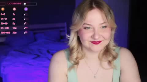 Snapshot of sensual_girrrl chatting on 06.11.26 Ilona online show from 06.11.26