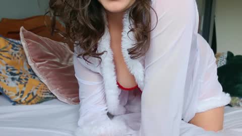 Snapshot of sensual_jassmine chatting on 12.24.24 Jasmine online show from 12.24.24