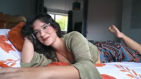 Snapshot of sensual_jassmine chatting on 10.13.25 Jasmine online show from 10.13.25
