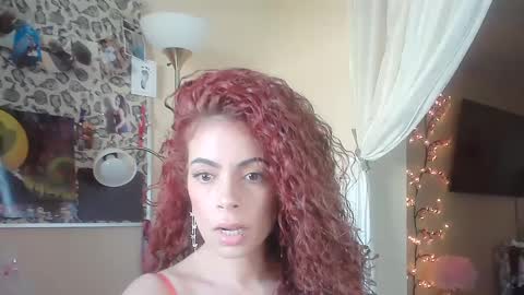 Snapshot of sensual_paradise_ chatting on 02.09.25 V online show from 02.09.25