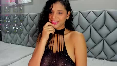 Snapshot of sensual_shantal chatting on 10.07.25 sensual_shantal online show from 10.07.25