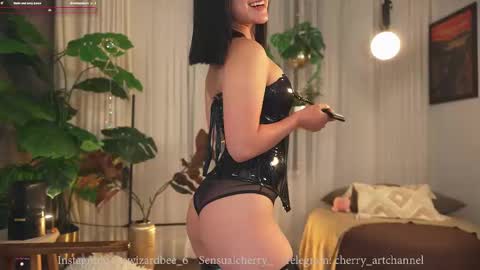 Maria- OF sensual bee online show from 09.24.25
