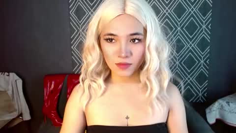 Chloe online show from 10.14.25