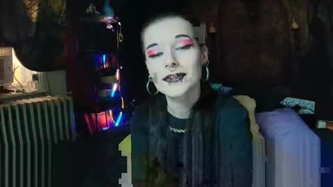 Snapshot of seraphinmunster chatting on 04.30.26 Seraphin Munster online show from 04.30.26