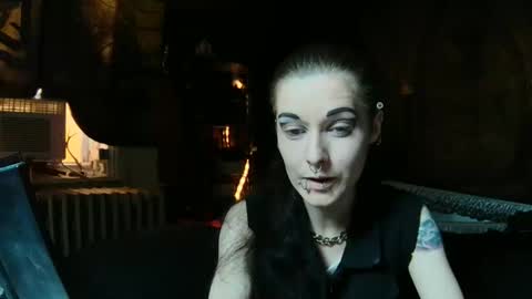 Snapshot of seraphinmunster chatting on 05.30.26 Seraphin Munster online show from 05.30.26