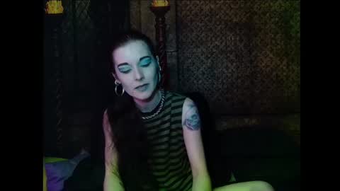 Snapshot of seraphinmunster chatting on 06.27.26 Seraphin Munster online show from 06.27.26