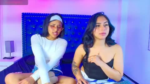 Snapshot of serena_and_zoe chatting on 04.15.26 Serena and zoe online show from 04.15.26