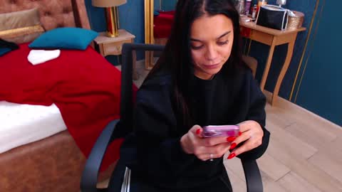 Snapshot of serena_mendez chatting on 01.08.25 Serena online show from 01.08.25