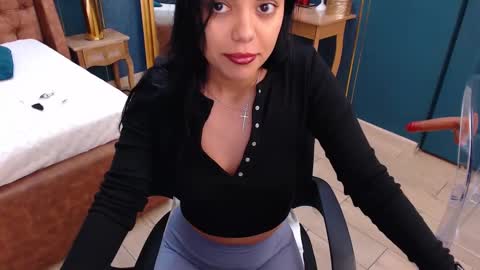 Snapshot of serena_mendez chatting on 03.02.25 Serena online show from 03.02.25