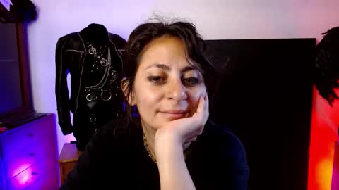 Snapshot of serena_xyz chatting on 09.21.25 Serena Xyz online show from 09.21.25