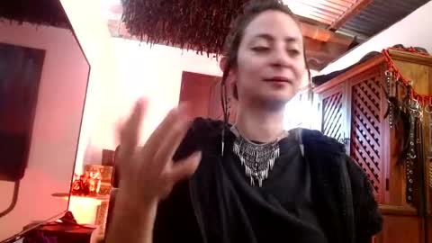 Snapshot of serena_xyz chatting on 05.05.26 Serena Xyz online show from 05.05.26