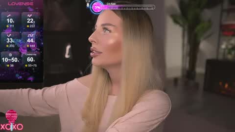 Snapshot of serenanoir chatting on 05.10.26 Serena online show from 05.10.26