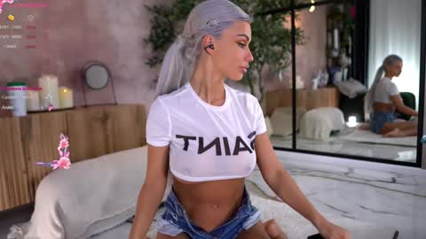 Snapshot of serene_sophiex chatting on 09.18.25 Serene Sophiex online show from 09.18.25