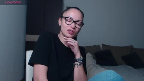 SereneSophi online show from 04.11.26