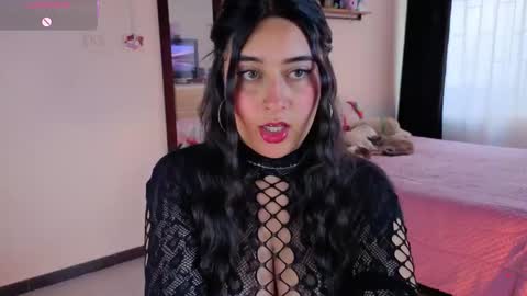 Snapshot of serenna_se chatting on 04.28.26 Serenna Cruz online show from 04.28.26