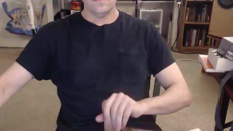 Snapshot of sergiovalenti chatting on 04.03.26 sergiovalenti online show from 04.03.26