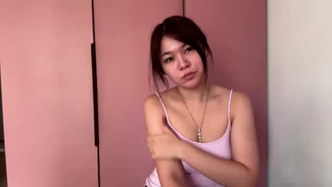 Snapshot of serinafaw chatting on 07.17.26 Mira online show from 07.17.26
