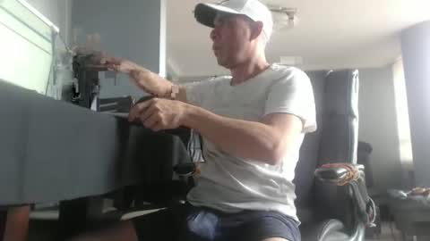 Snapshot of serioyhetero19 chatting on 01.11.25 hetero serio discreto online show from 01.11.25