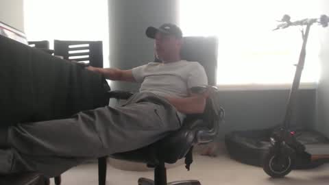 Snapshot of serioyhetero19 chatting on 03.08.25 hetero serio discreto online show from 03.08.25