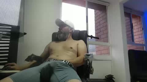 Snapshot of serioyhetero19 chatting on 02.20.26 hetero serio discreto online show from 02.20.26