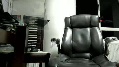 Snapshot of serioyhetero19 chatting on 06.18.26 hetero serio discreto online show from 06.18.26