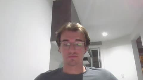 Snapshot of servandomier chatting on 10.27.25 mier online show from 10.27.25